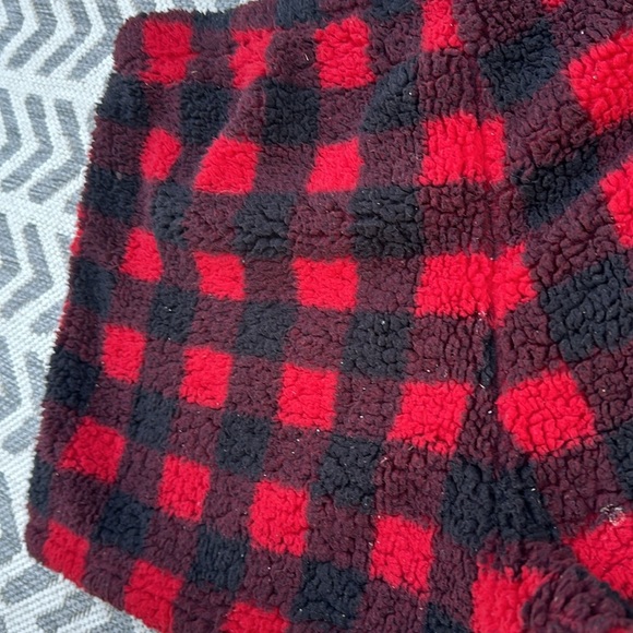 American Eagle plaid, black, red pyjama/ Sherpa shorts drawstring around waist L - Picture 4 of 8